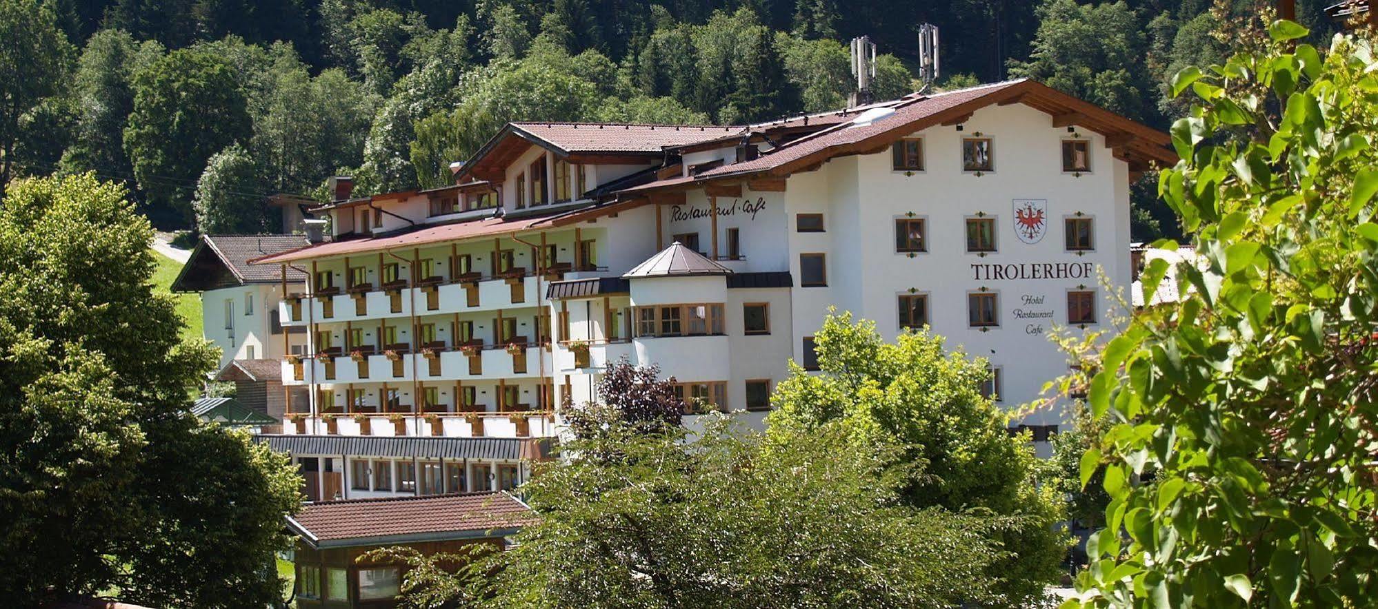 Landhotel Tirolerhof - Mai Bis Mitte Juni Kein Saunabetrieb Oberau Exterior photo